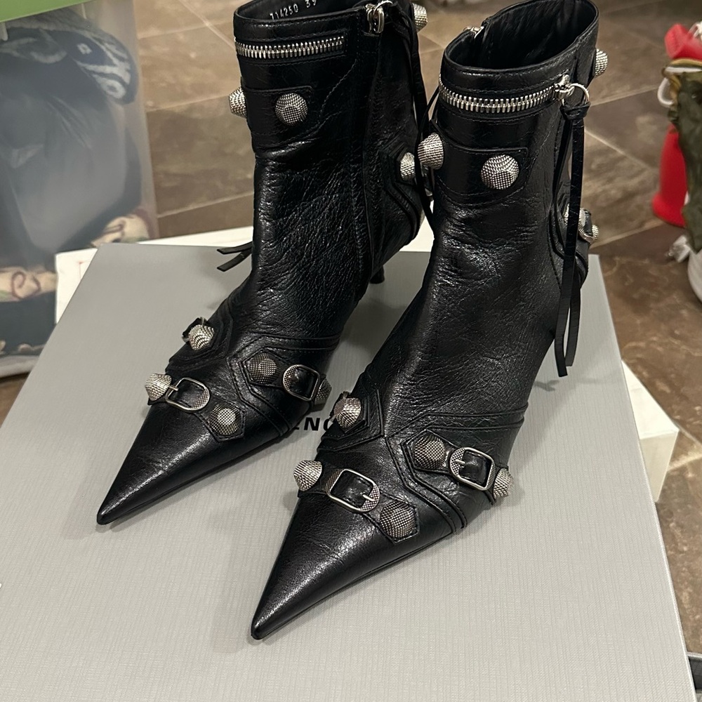 Brand new Balenciaga Black Leather Cagole Boots
